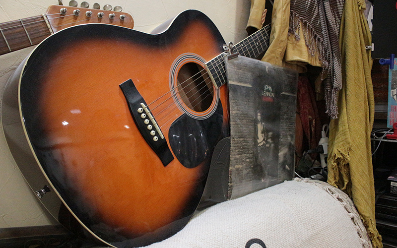 店内に飾られたギター